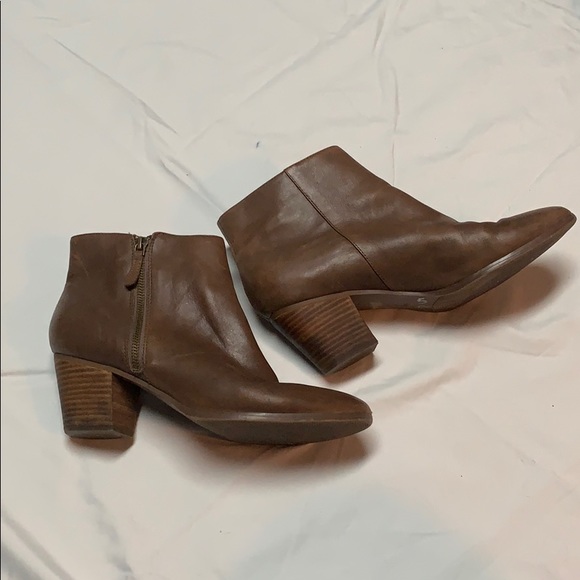 Crown Vintage brown ankle boots - size 10M - Picture 3 of 8